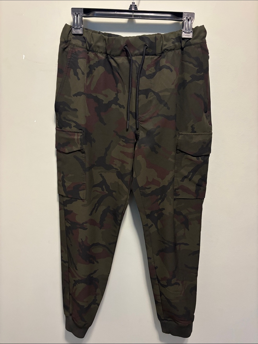 Men's Olive Camo Cargo Joggers with Drawstring